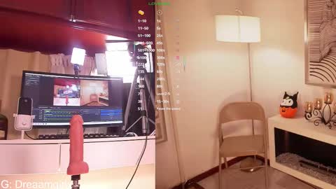 Snapshot of your_dreaamgirlx chatting on October 31, 2025, 3:18 am Isabella online show from October 31, 2025, 3:18 am