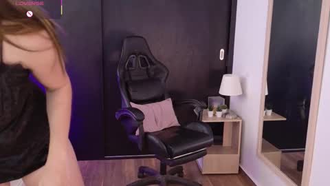 Snapshot of your_dream1217 chatting on February 7, 2026, 2:21 pm Valery online show from February 7, 2026, 2:21 pm