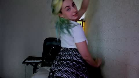 Cora online show from December 18, 2024, 6:43 am