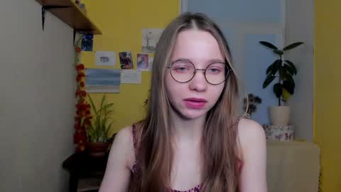 Snapshot of your_leslie chatting on December 19, 2024, 6:56 pm Leslie online show from December 19, 2024, 6:56 pm