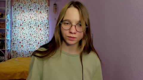 Snapshot of your_leslie chatting on February 19, 2025, 2:12 pm Leslie online show from February 19, 2025, 2:12 pm