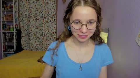 Snapshot of your_leslie chatting on September 14, 2025, 12:10 am Leslie online show from September 14, 2025, 12:10 am