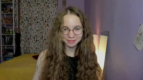 Snapshot of your_leslie chatting on September 15, 2025, 2:11 am Leslie online show from September 15, 2025, 2:11 am