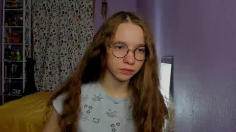 Snapshot of your_leslie chatting on October 25, 2025, 12:29 am Leslie online show from October 25, 2025, 12:29 am