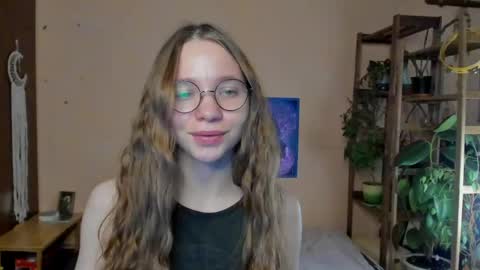 Snapshot of your_leslie chatting on May 5, 2026, 12:18 am Leslie online show from May 5, 2026, 12:18 am