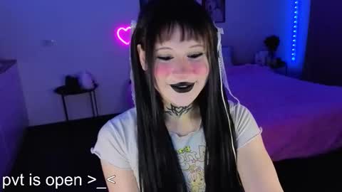 Snapshot of your_little_eva chatting on September 10, 2025, 5:46 pm Eva online show from September 10, 2025, 5:46 pm