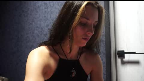 Snapshot of your_little_flexible_girl chatting on November 25, 2025, 9:04 pm Meri online show from November 25, 2025, 9:04 pm