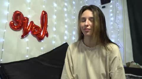 Snapshot of your_little_flexible_girl chatting on February 15, 2026, 9:00 pm Meri online show from February 15, 2026, 9:00 pm