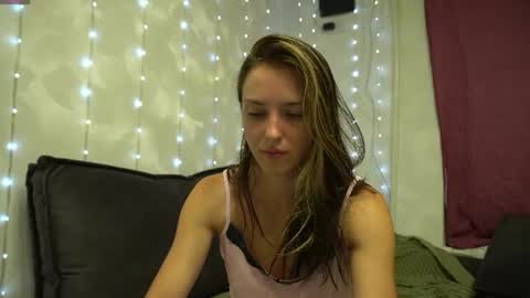 Snapshot of your_little_flexible_girl chatting on July 19, 2026, 8:12 pm Meri online show from July 19, 2026, 8:12 pm