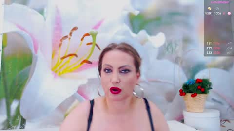 Snapshot of your_milf_lilly chatting on May 16, 2026, 7:05 am Lilly online show from May 16, 2026, 7:05 am