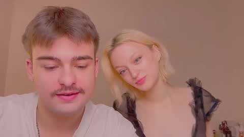 Snapshot of your_molly_mark chatting on October 15, 2025, 12:49 pm your_molly_mark online show from October 15, 2025, 12:49 pm