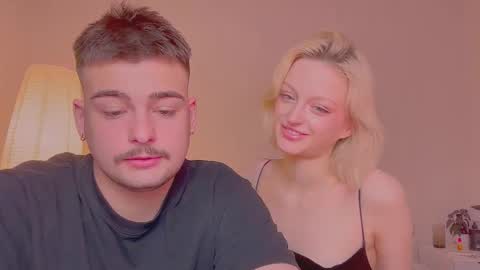 Snapshot of your_molly_mark chatting on October 25, 2025, 2:02 pm your_molly_mark online show from October 25, 2025, 2:02 pm