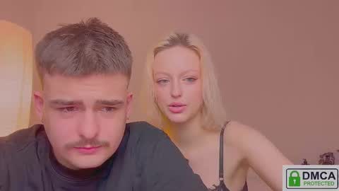 Snapshot of your_molly_mark chatting on November 4, 2025, 4:06 pm your_molly_mark online show from November 4, 2025, 4:06 pm