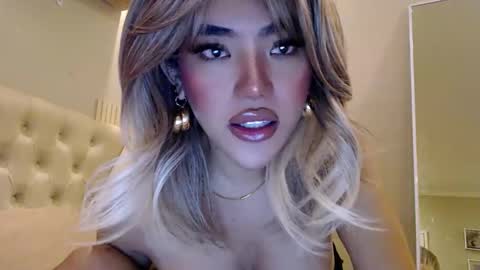 Lena online show from March 4, 2026, 2:39 am