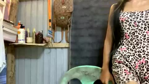 sexylady online show from December 16, 2025, 5:45 am