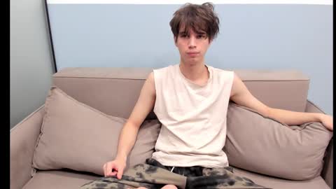 your_shy_guy online show from September 29, 2025, 3:55 am