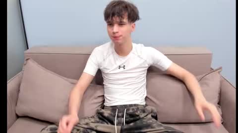 your_shy_guy online show from October 8, 2025, 6:49 pm