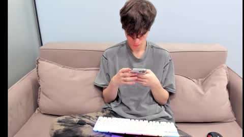 your_shy_guy online show from October 26, 2025, 2:06 am