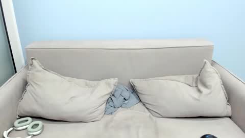 your_shy_guy online show from February 19, 2026, 8:27 pm