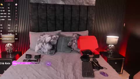 Danna  online show from November 7, 2025, 5:02 pm