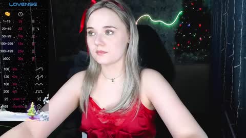 Snapshot of your_small_bunny chatting on December 30, 2024, 10:53 am Molly online show from December 30, 2024, 10:53 am