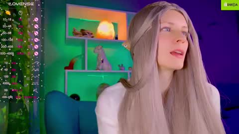 Snapshot of your_spring chatting on October 30, 2025, 12:45 am your_spring online show from October 30, 2025, 12:45 am