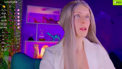 Snapshot of your_spring chatting on November 17, 2025, 11:32 pm your_spring online show from November 17, 2025, 11:32 pm