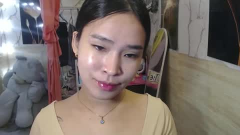 your_twinkletoes18 online show from March 16, 2026, 12:49 am