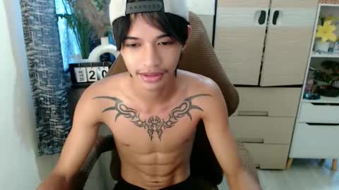 yourasian_eric online show from March 21, 2026, 1:32 am