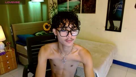 Snapshot of yourasiancarl chatting on November 3, 2025, 10:38 am yourasiancarl online show from November 3, 2025, 10:38 am