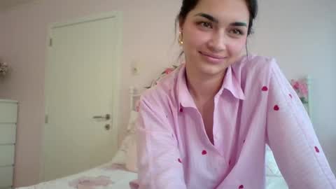 yourbella37 online show from May 20, 2026, 6:58 pm