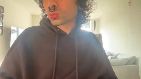 yourboo25 online show from March 11, 2026, 11:27 am