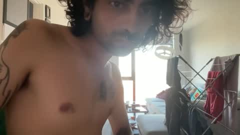 yourboo25 online show from April 24, 2026, 7:33 am