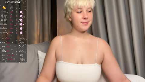 Eva online show from April 16, 2026, 7:25 pm