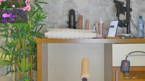 Snapshot of yourburnwish chatting on October 14, 2025, 7:14 pm Anna online show from October 14, 2025, 7:14 pm