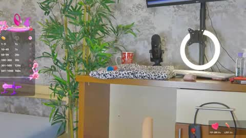 Snapshot of yourburnwish chatting on November 11, 2025, 8:09 pm Anna online show from November 11, 2025, 8:09 pm