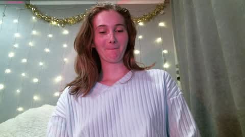 Snapshot of yourcreamyister chatting on January 1, 2025, 2:52 pm creamysister online show from January 1, 2025, 2:52 pm