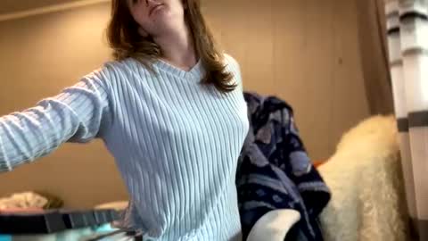 Snapshot of yourcreamyister chatting on January 24, 2025, 10:32 am creamysister online show from January 24, 2025, 10:32 am