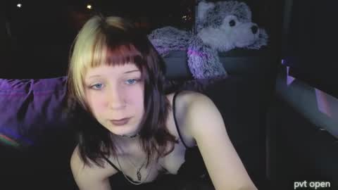 Snapshot of yourcutiegoth chatting on April 18, 2026, 7:07 pm Vasilisa online show from April 18, 2026, 7:07 pm