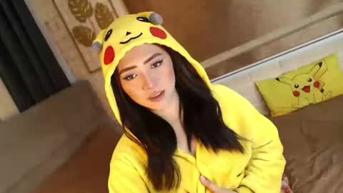 Snapshot of yourdevilsweettsx chatting on October 3, 2025, 12:24 pm JEN online show from October 3, 2025, 12:24 pm