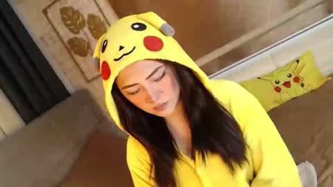 Snapshot of yourdevilsweettsx chatting on October 6, 2025, 8:23 am JEN online show from October 6, 2025, 8:23 am