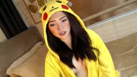 Snapshot of yourdevilsweettsx chatting on October 25, 2025, 11:29 am JEN online show from October 25, 2025, 11:29 am