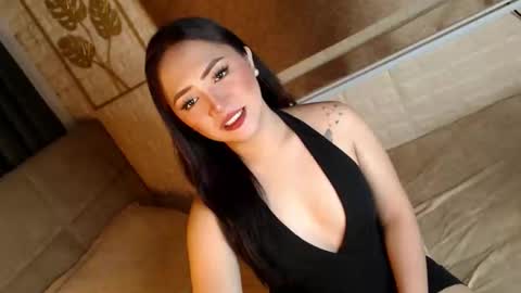 JEN  online show from November 24, 2025, 9:42 am