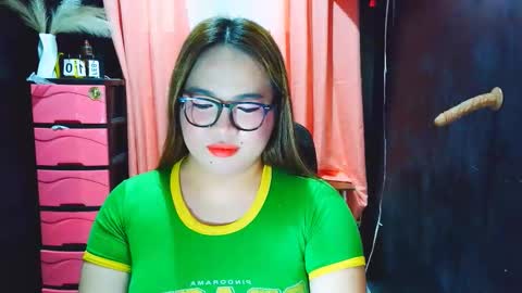 yourdirtygirl_lyla online show from February 13, 2026, 5:58 am