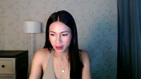 Snapshot of yourdreamgirlgwen chatting on May 17, 2026, 5:31 pm GWENI online show from May 17, 2026, 5:31 pm