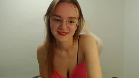 Lana online show from July 18, 2026, 7:50 pm