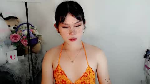 PrettyElla online show from November 3, 2025, 5:52 am