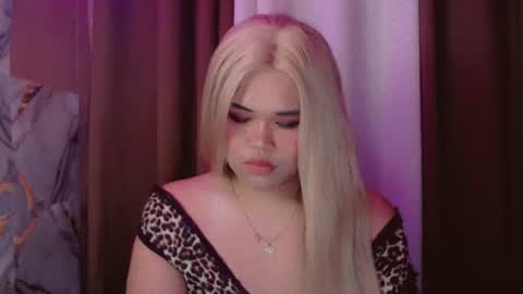 Jessica online show from April 17, 2026, 4:43 pm