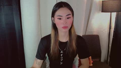 Snapshot of yourfavorateremi chatting on October 10, 2025, 5:06 am Remrem online show from October 10, 2025, 5:06 am