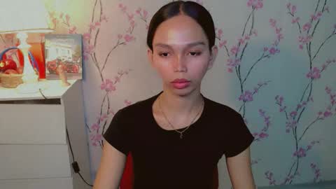 RICCIE MAE online show from November 7, 2025, 3:06 am